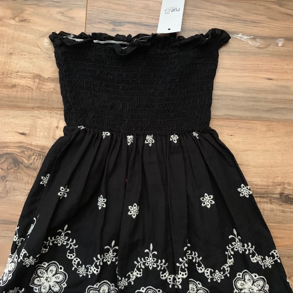Rue 21 Black Peplum Top W/ White Flowers - Picture 4 of 6
